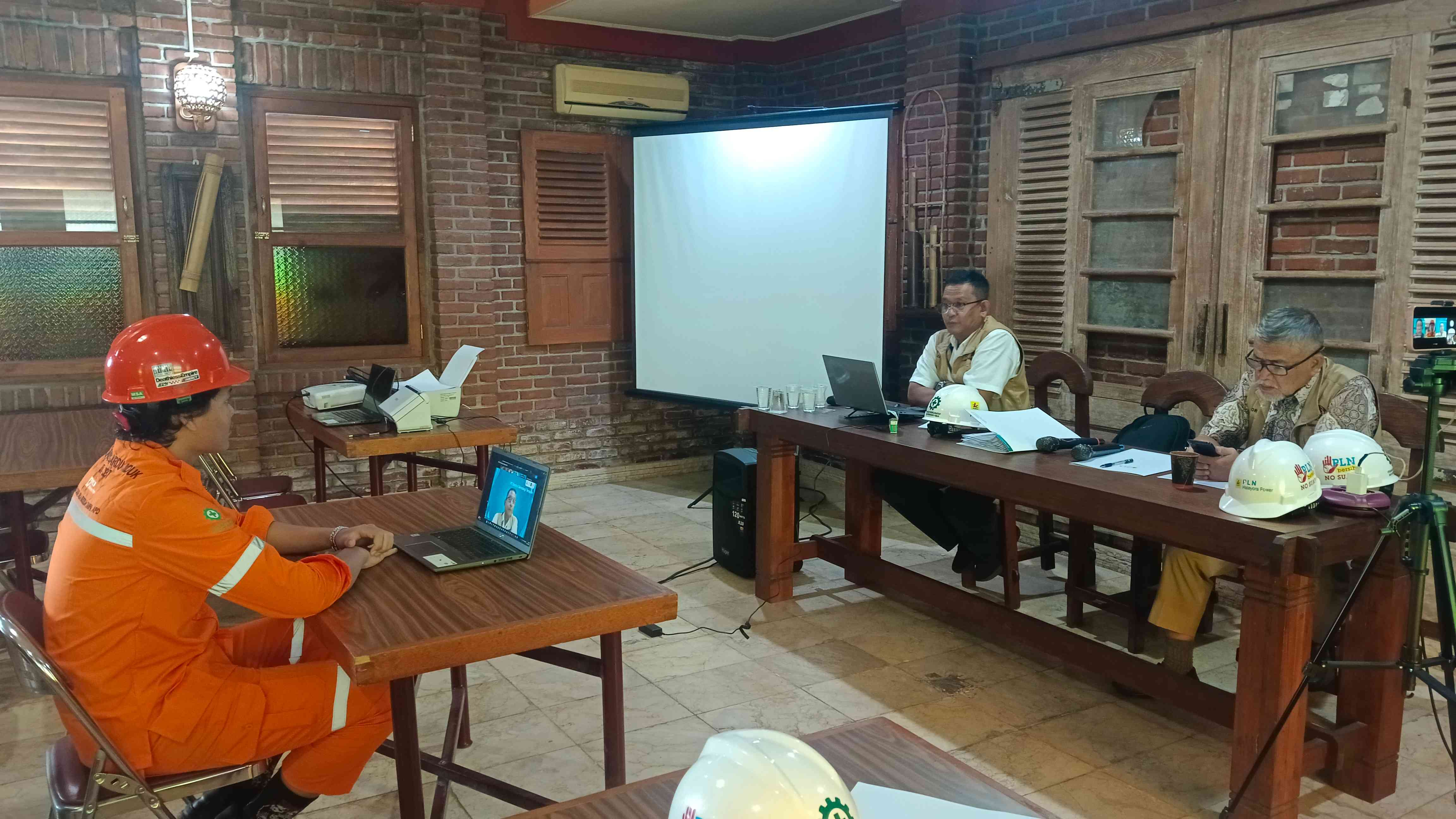 {"id":12,"image":"gallery\/lgTT0TF2eNdf61QYpfgkbRn3Z9lZvn9KC6NBpfBK.jpg","title":"Uji wawancara sertifikasi kompetensi 2026","created_at":"2026-03-31T07:48:30.000000Z","updated_at":"2026-03-31T07:48:30.000000Z"}title